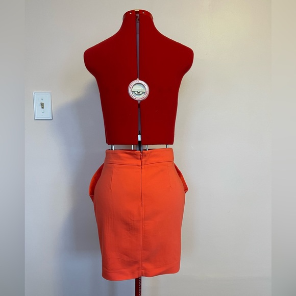 Short skirt with pockets, hot pink, front pleats - Picture 4 of 6